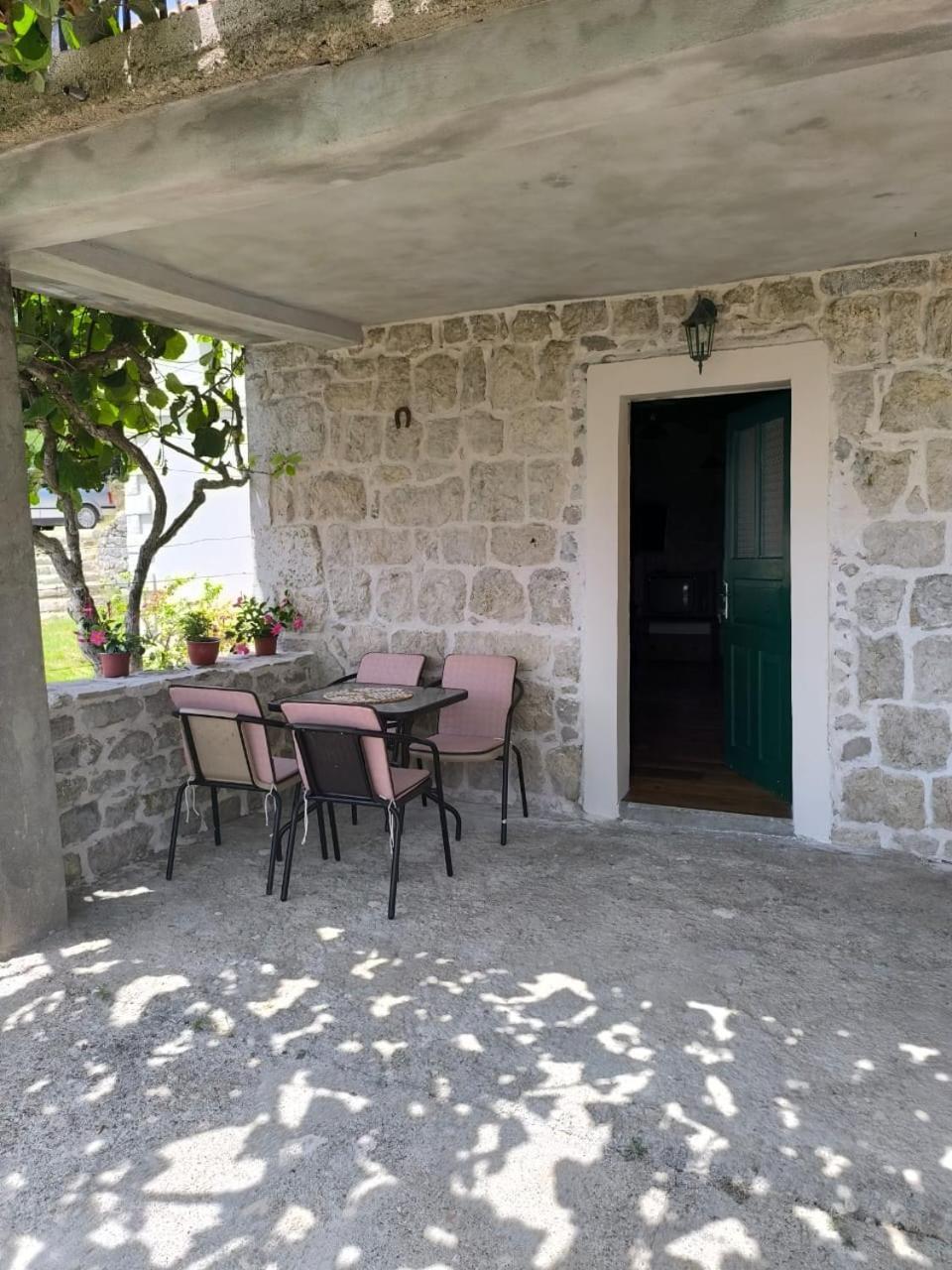 Вілла Rustic Stone House Бар Екстер'єр фото