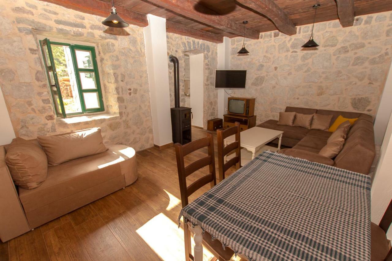Вілла Rustic Stone House Бар Екстер'єр фото